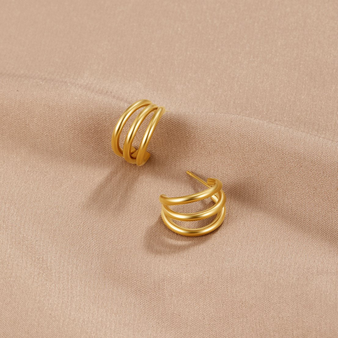 Kolczyki Anaya Triple Gold Hoop - Wodoodporne Kolczyki
